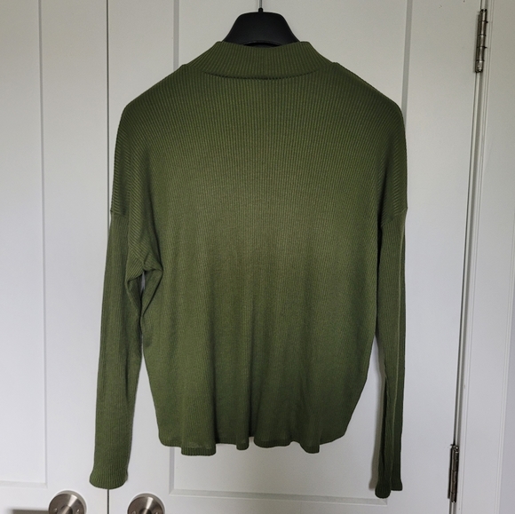 Mock neck ribbed top - Picture 4 of 7